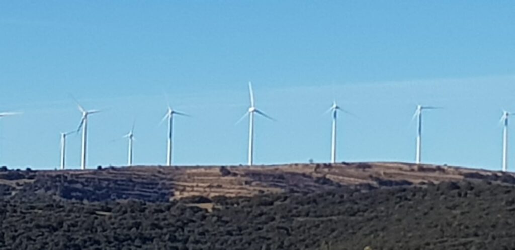 Aerogeneradores en Villafranca del Cid.