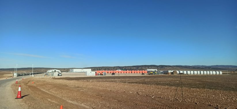 Aeropuerto de Teruel. Acopio de componentes de aeros.