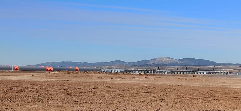 Imagen del aeropuerto de Teruel en Cella, donde se almacenan componentes de aerogeneradores